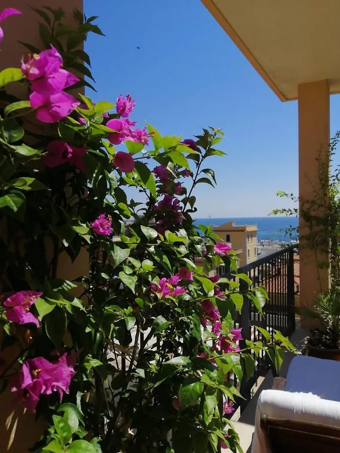 Sea View Penthouse With Beautiful Terrace - Casa Verdi Jayanti Lido di Ostia Italy